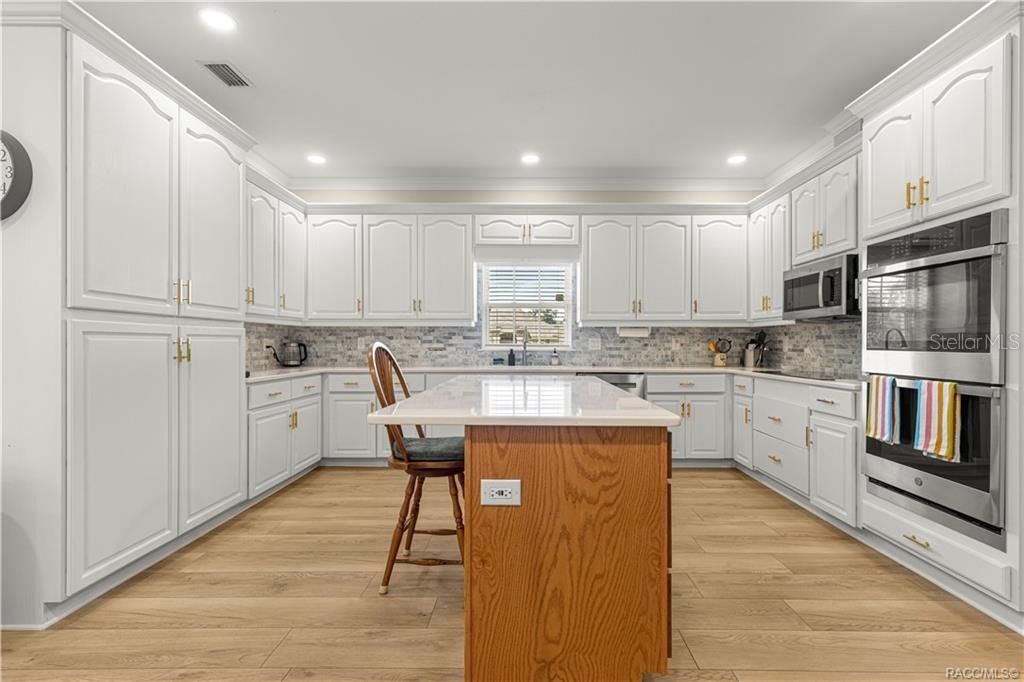 待售: $519,000 (4 贝兹, 3 浴室, 3234 平方英尺)