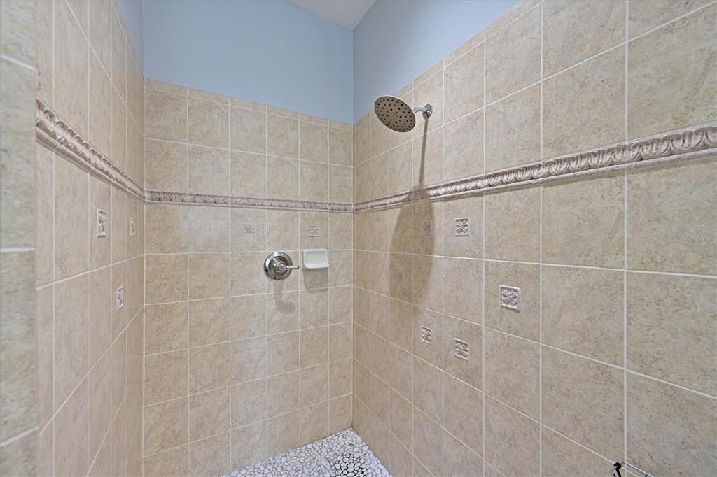 For Sale: $365,000 (3 beds, 2 baths, 1435 Square Feet)