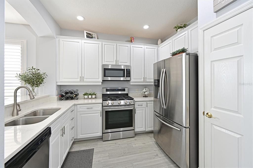 For Sale: $365,000 (3 beds, 2 baths, 1435 Square Feet)