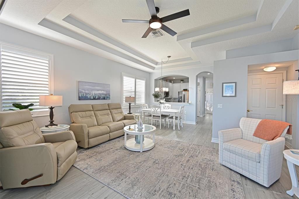 For Sale: $365,000 (3 beds, 2 baths, 1435 Square Feet)