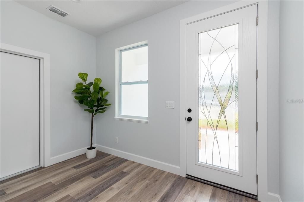 For Sale: $550,000 (3 beds, 2 baths, 1815 Square Feet)