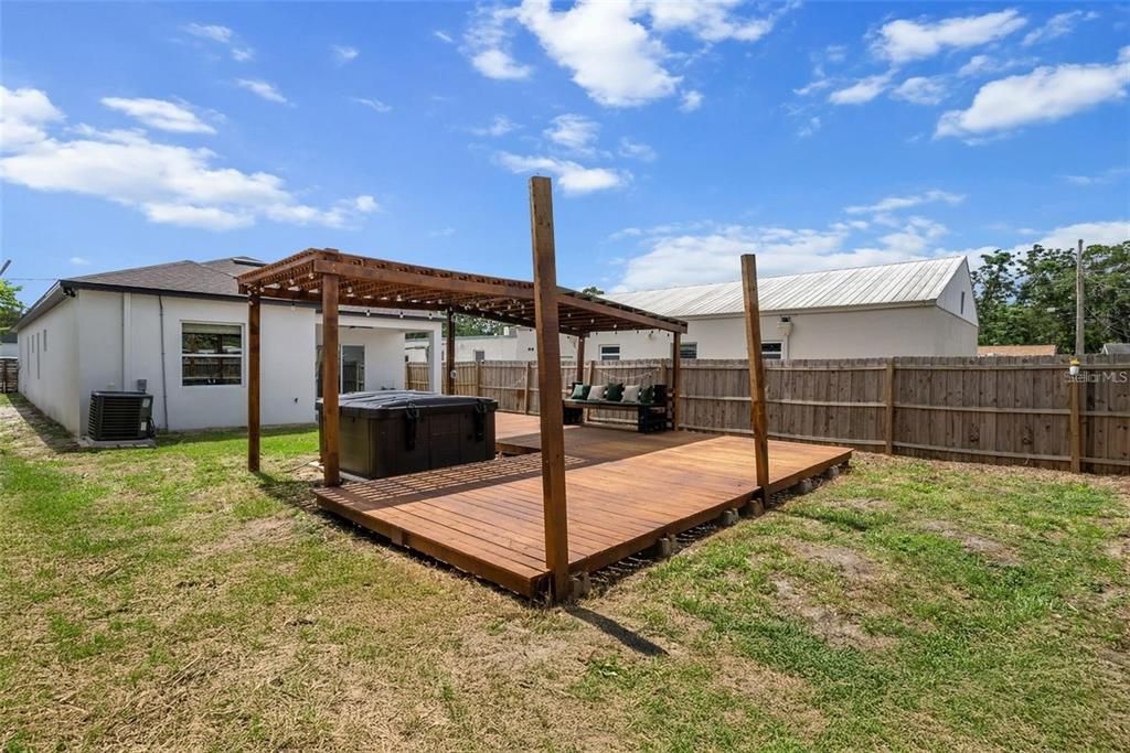 For Sale: $550,000 (3 beds, 2 baths, 1815 Square Feet)