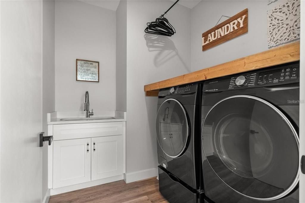 For Sale: $550,000 (3 beds, 2 baths, 1815 Square Feet)