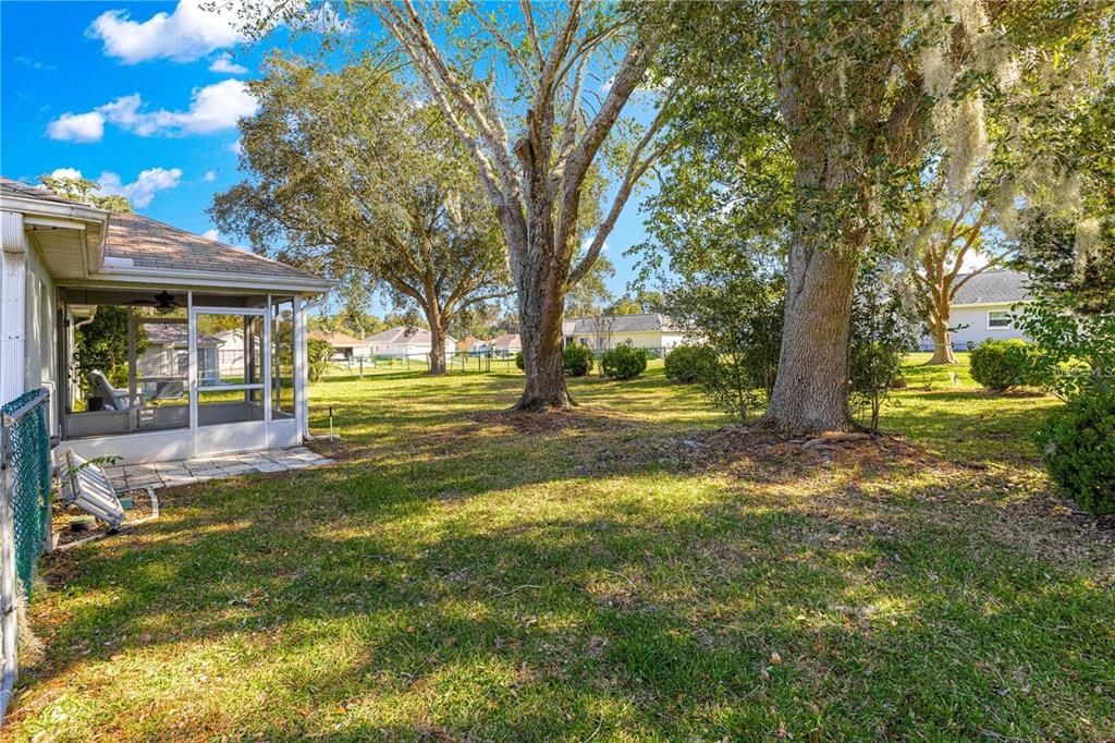 На продажу: $190,500 (2 спален, 1 ванн, 825 Квадратных фут)