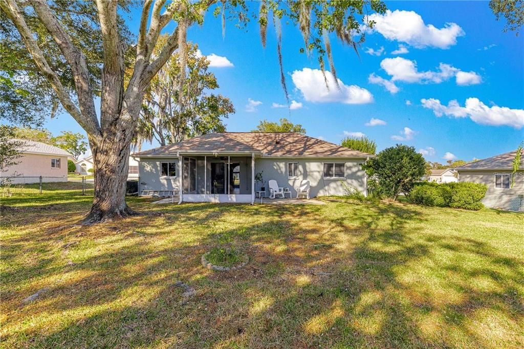 На продажу: $190,500 (2 спален, 1 ванн, 825 Квадратных фут)