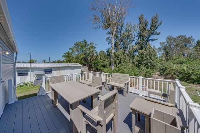 For Sale: $249,000 (2 beds, 2 baths, 990 Square Feet)