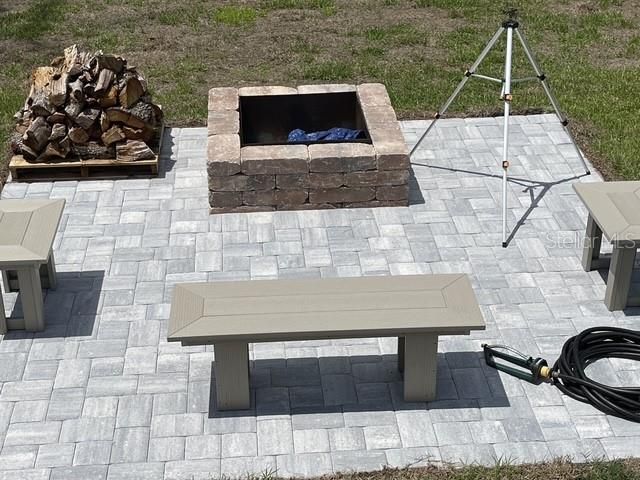 For Sale: $249,000 (2 beds, 2 baths, 990 Square Feet)