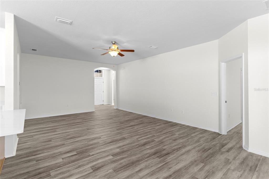 For Sale: $334,900 (3 beds, 2 baths, 1506 Square Feet)