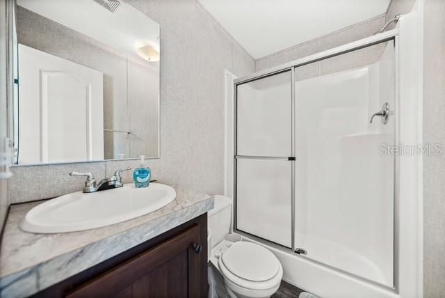 For Sale: $224,000 (2 beds, 2 baths, 728 Square Feet)