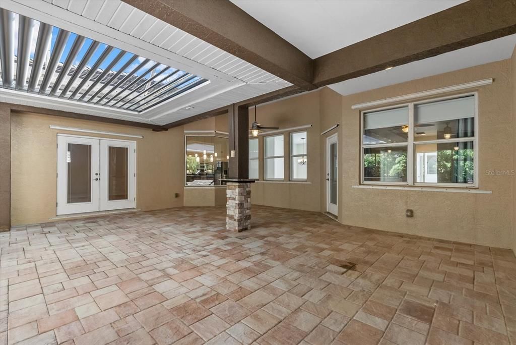 For Sale: $650,000 (4 beds, 3 baths, 2890 Square Feet)