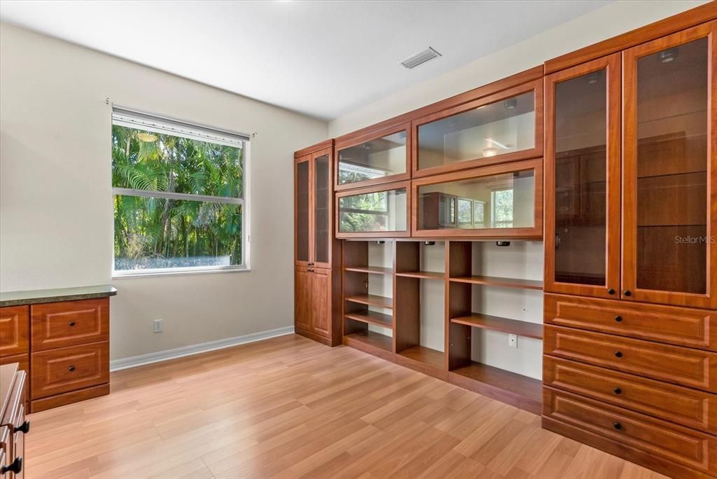 For Sale: $650,000 (4 beds, 3 baths, 2890 Square Feet)