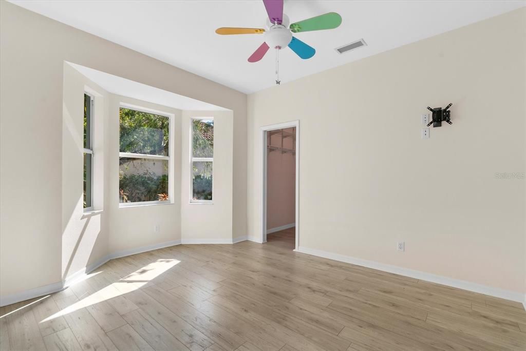 For Sale: $650,000 (4 beds, 3 baths, 2890 Square Feet)