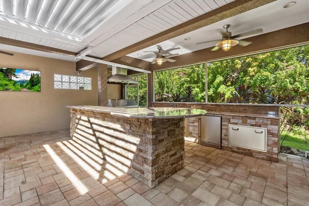 For Sale: $650,000 (4 beds, 3 baths, 2890 Square Feet)