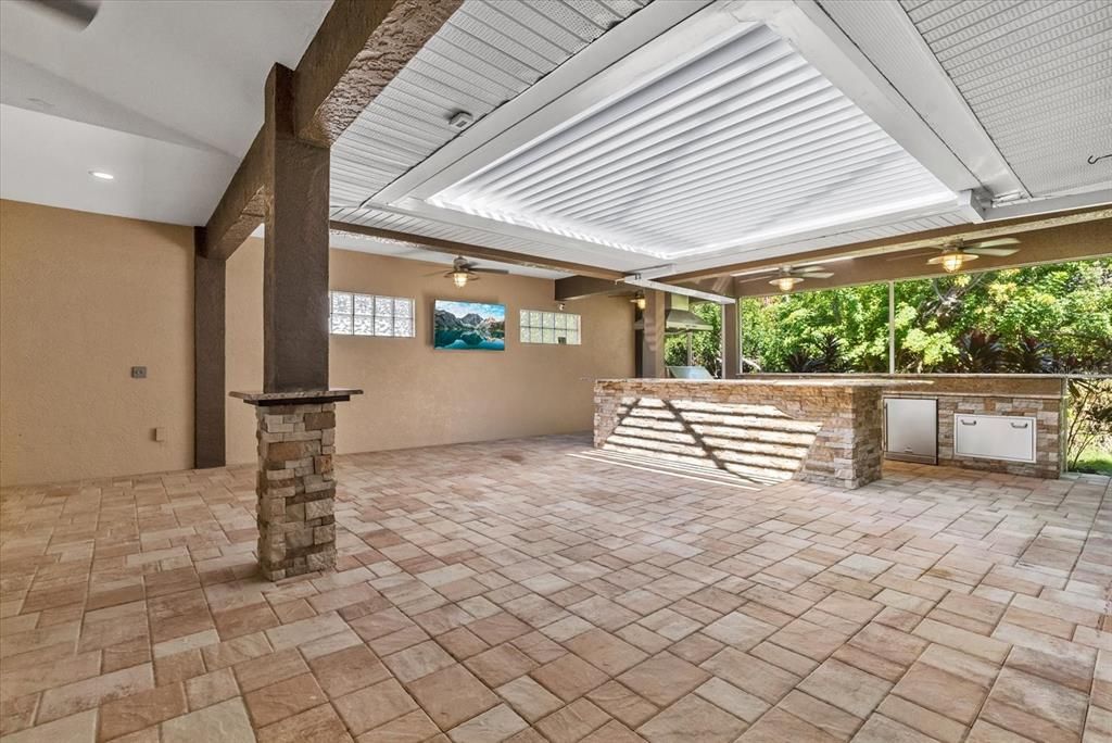 For Sale: $650,000 (4 beds, 3 baths, 2890 Square Feet)