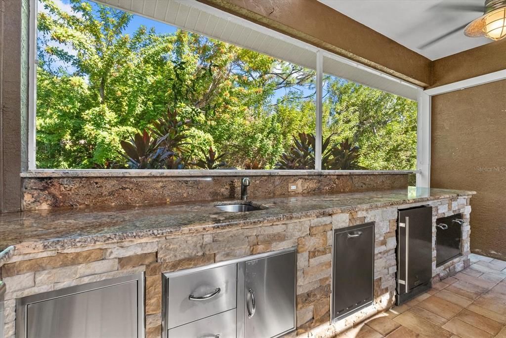 For Sale: $650,000 (4 beds, 3 baths, 2890 Square Feet)