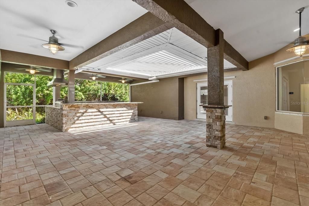 For Sale: $650,000 (4 beds, 3 baths, 2890 Square Feet)