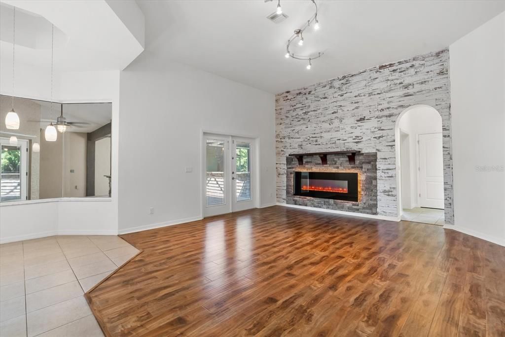 For Sale: $650,000 (4 beds, 3 baths, 2890 Square Feet)