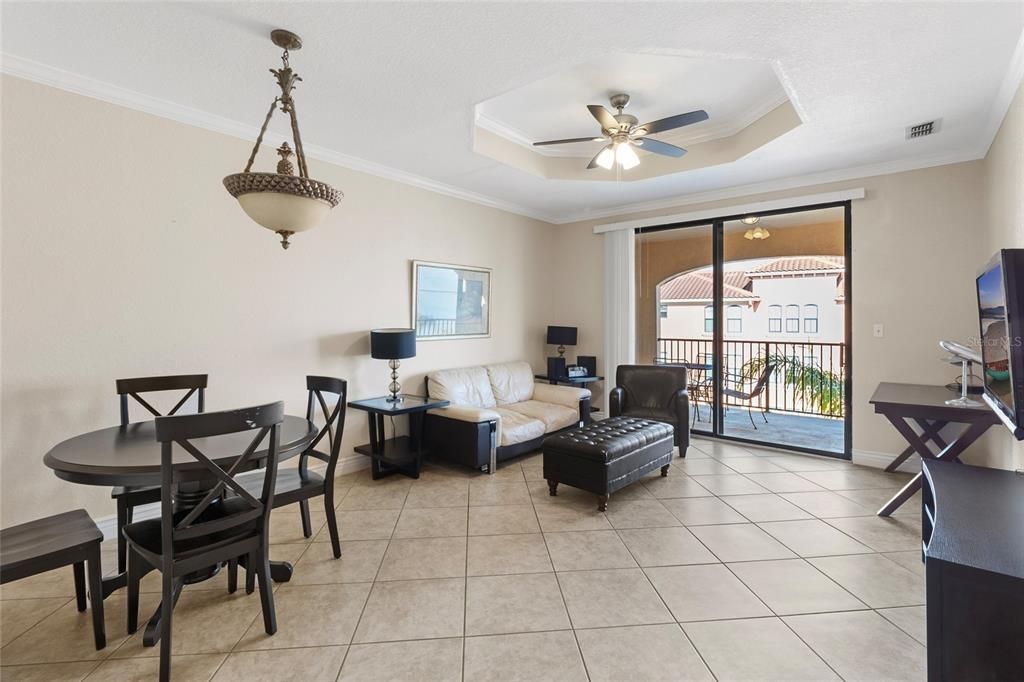 待售: $230,000 (1 贝兹, 1 浴室, 770 平方英尺)