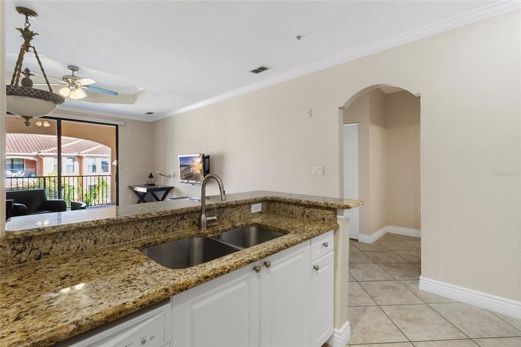 待售: $230,000 (1 贝兹, 1 浴室, 770 平方英尺)