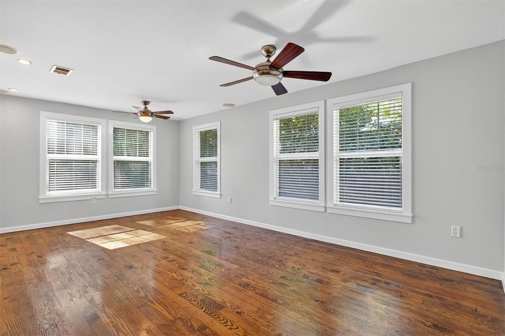 Active With Contract: $295,000 (3 beds, 2 baths, 1392 Square Feet)