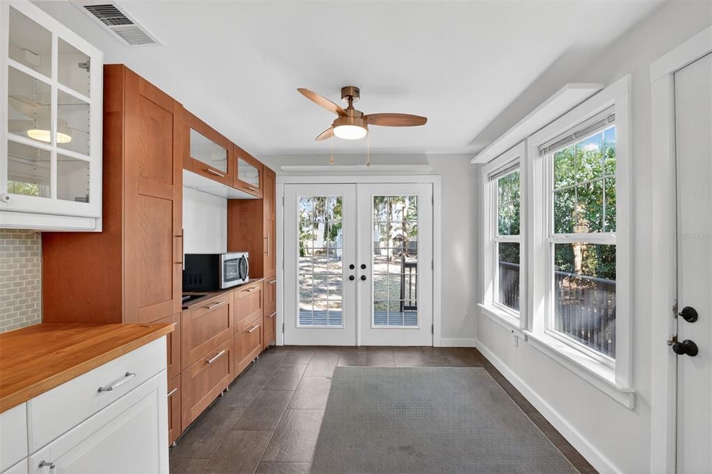 Active With Contract: $295,000 (3 beds, 2 baths, 1392 Square Feet)