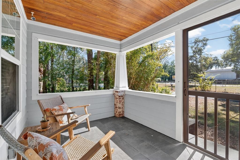 Active With Contract: $295,000 (3 beds, 2 baths, 1392 Square Feet)