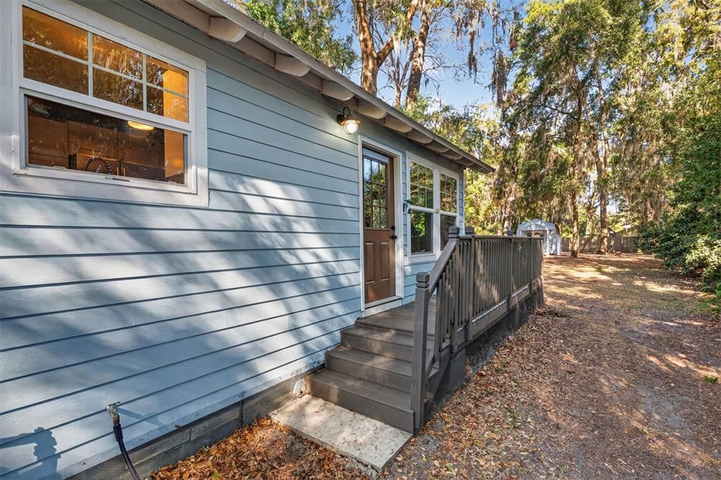 Active With Contract: $295,000 (3 beds, 2 baths, 1392 Square Feet)