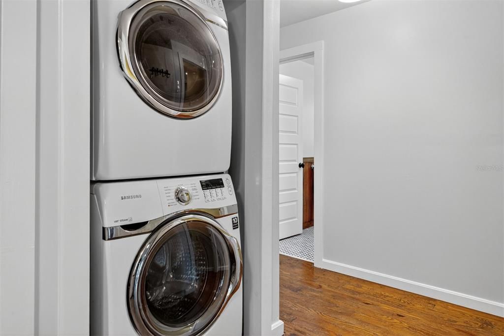 Active With Contract: $295,000 (3 beds, 2 baths, 1392 Square Feet)