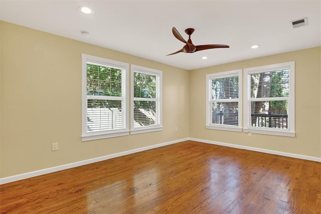 Active With Contract: $295,000 (3 beds, 2 baths, 1392 Square Feet)