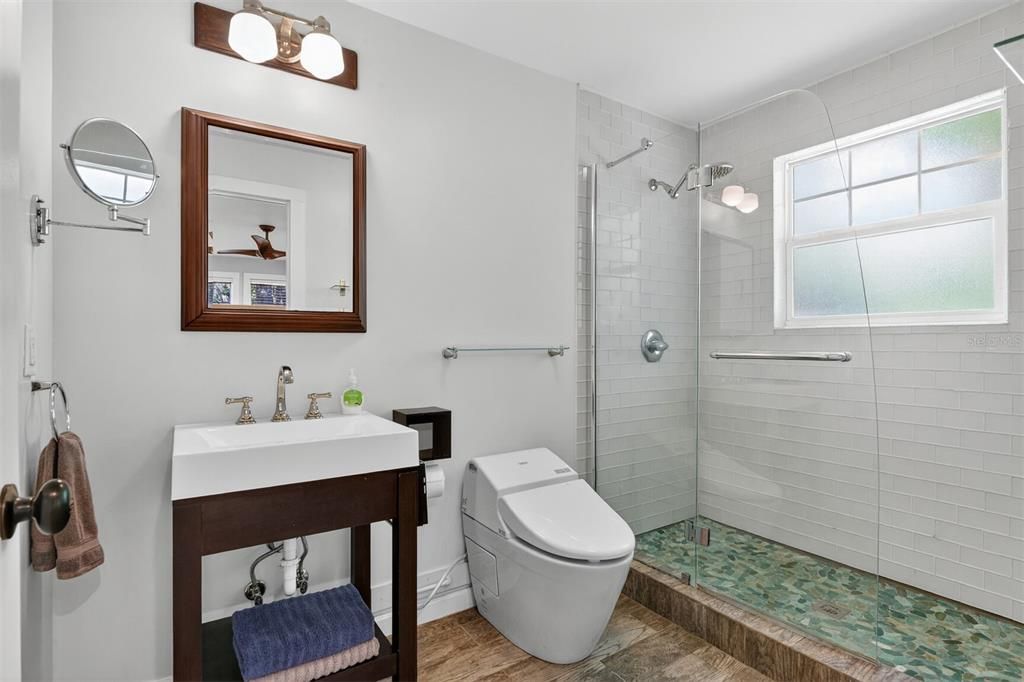 Active With Contract: $295,000 (3 beds, 2 baths, 1392 Square Feet)