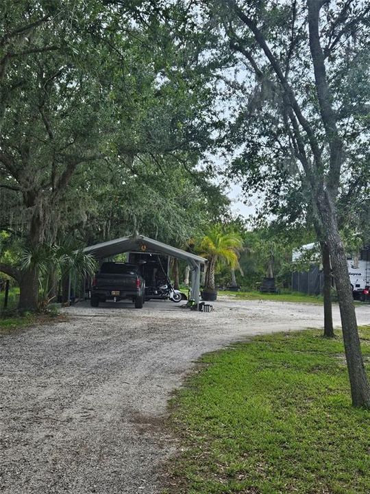 待售: $850,000 (4.96 acres)