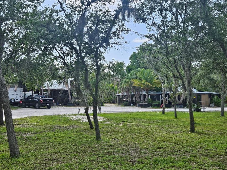 待售: $850,000 (4.96 acres)