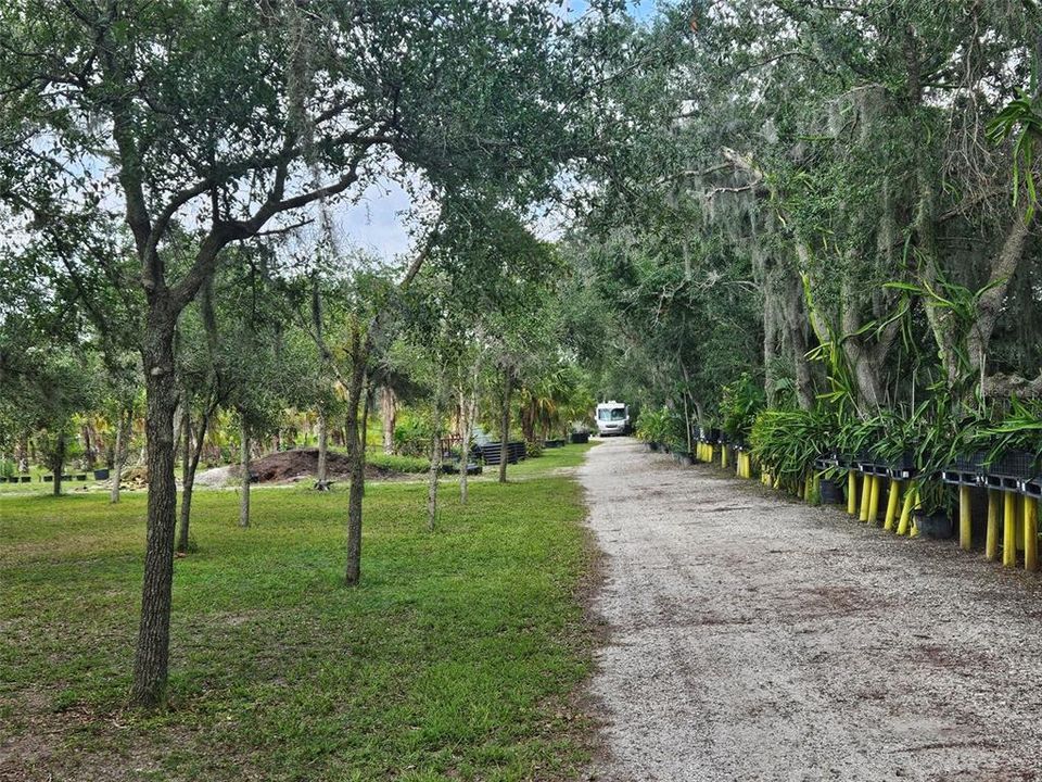 待售: $850,000 (4.96 acres)