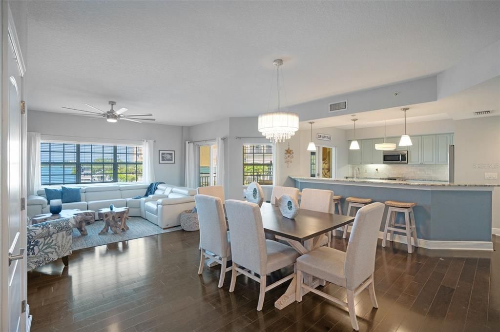 For Sale: $1,150,000 (3 beds, 2 baths, 2374 Square Feet)