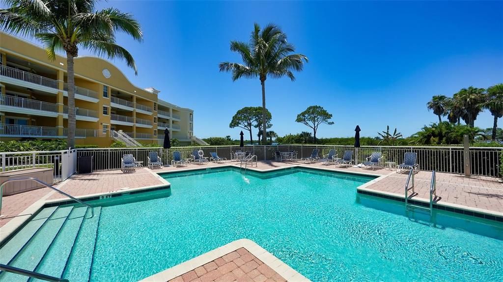 Active With Contract: $999,000 (3 beds, 2 baths, 2086 Square Feet)