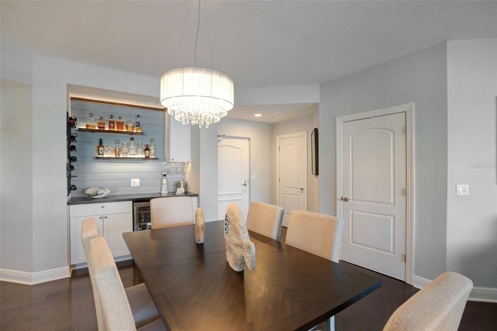 For Sale: $1,150,000 (3 beds, 2 baths, 2374 Square Feet)