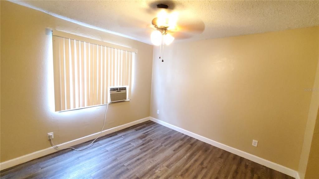 En Venta: $399,950 (8 camas, 0 baños, 2668 Pies cuadrados)