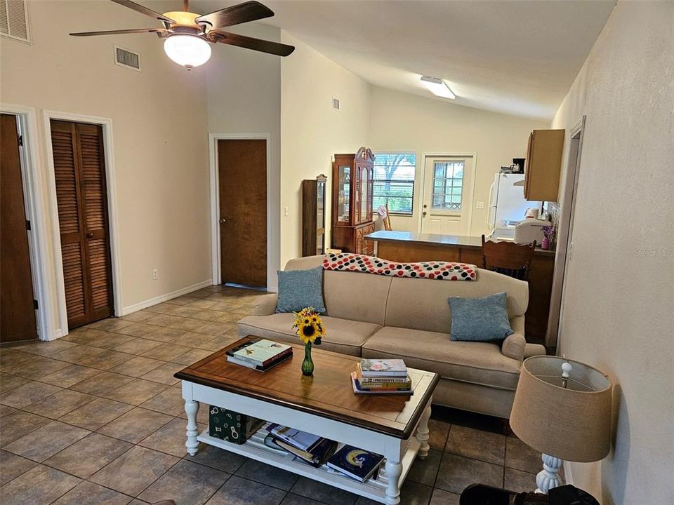 En Venta: $750,000 (5 camas, 3 baños, 4188 Pies cuadrados)