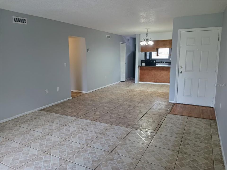 For Rent: $1,375 (2 beds, 2 baths, 1040 Square Feet)