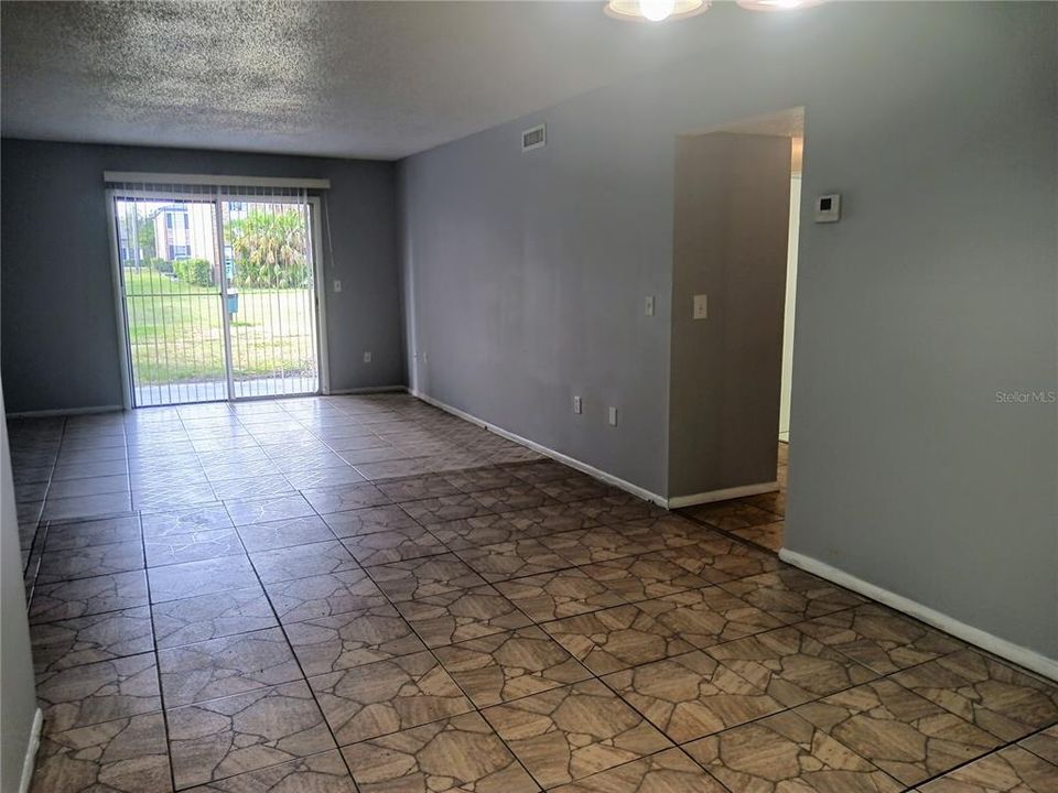 For Rent: $1,375 (2 beds, 2 baths, 1040 Square Feet)