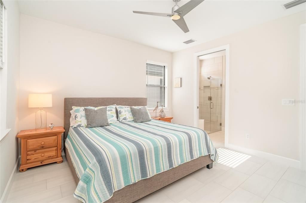 待售: $390,000 (2 贝兹, 2 浴室, 1412 平方英尺)