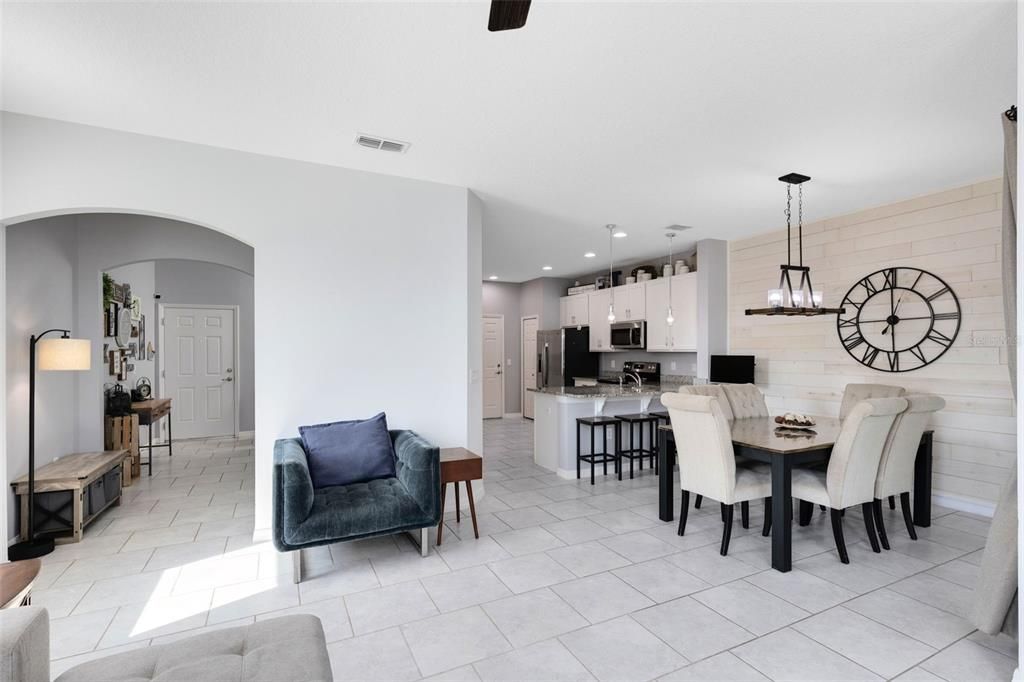 待售: $335,000 (3 贝兹, 2 浴室, 1590 平方英尺)