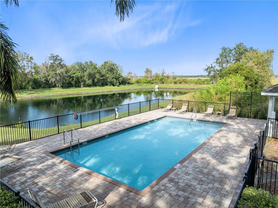 На продажу: $335,000 (3 спален, 2 ванн, 1590 Квадратных фут)