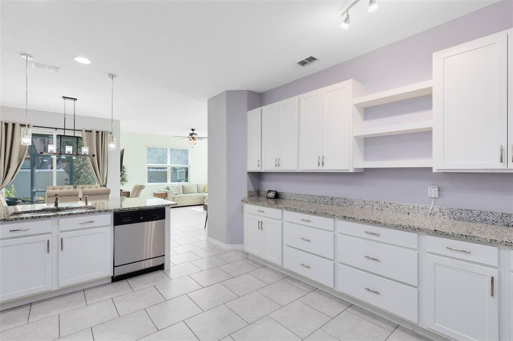 待售: $335,000 (3 贝兹, 2 浴室, 1590 平方英尺)