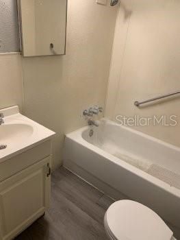 出租: $795 (1 贝兹, 1 浴室, 500 平方英尺)