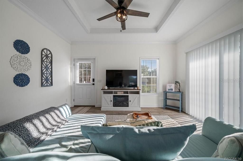 En Venta: $275,000 (2 camas, 2 baños, 1161 Pies cuadrados)