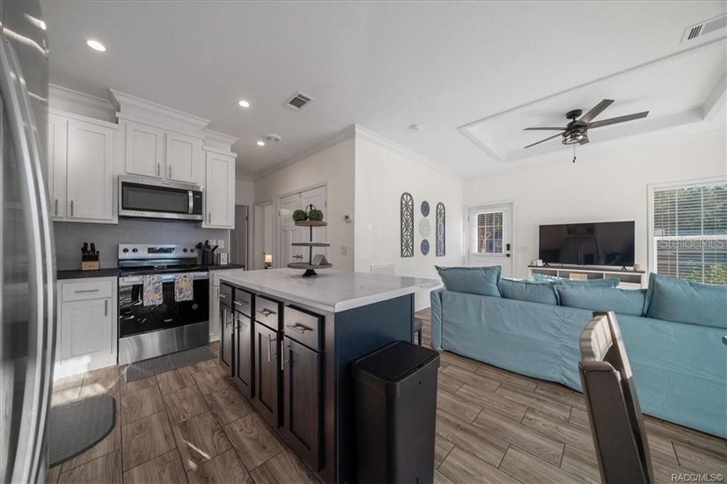 En Venta: $275,000 (2 camas, 2 baños, 1161 Pies cuadrados)