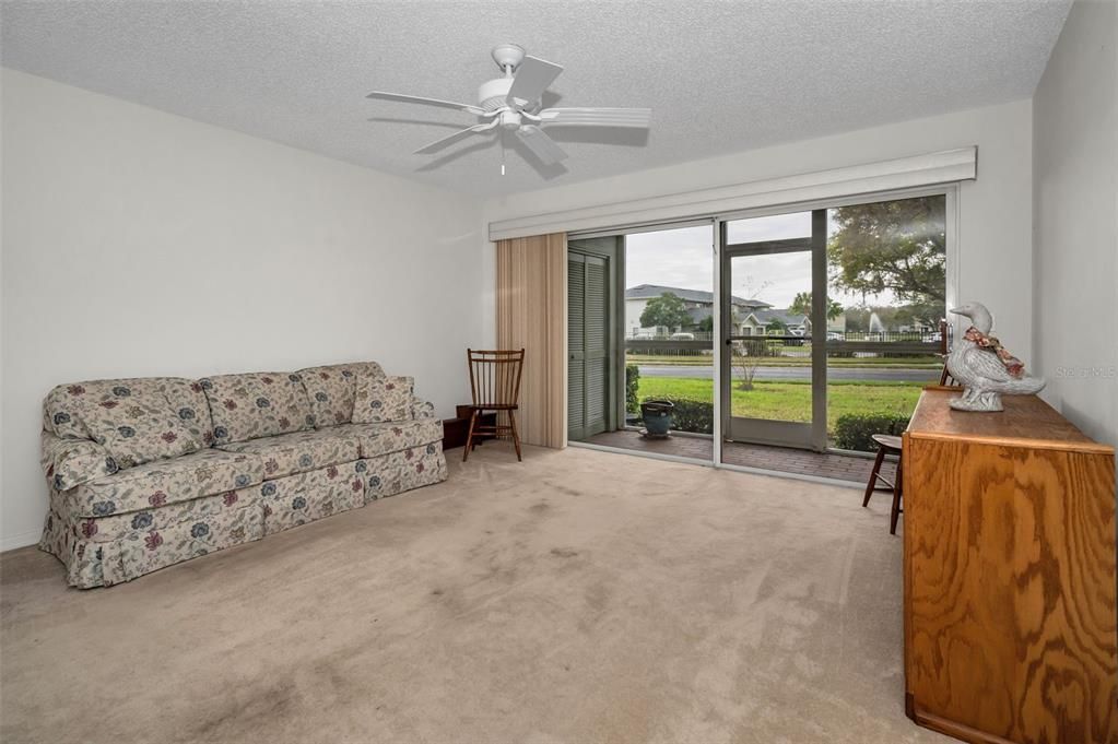 For Sale: $239,000 (3 beds, 2 baths, 1190 Square Feet)