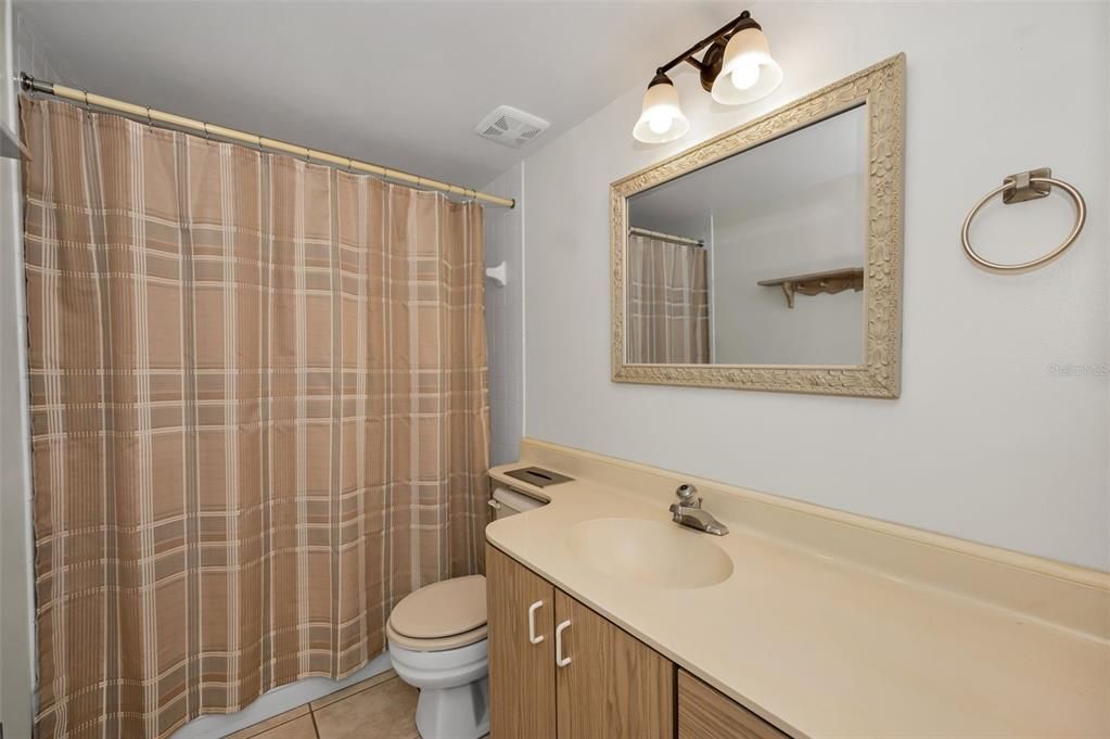 For Sale: $239,000 (3 beds, 2 baths, 1190 Square Feet)