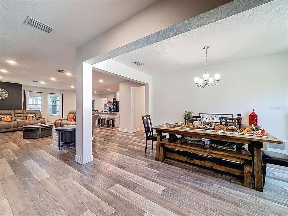 Active With Contract: $478,000 (4 beds, 3 baths, 2428 Square Feet)